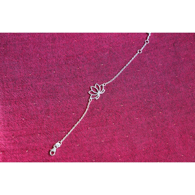 Bracelet en argent avec lotus