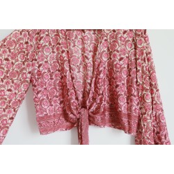 Chemisier rose pale à fleurs cache coeur