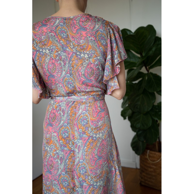 Robe portefeuille avec manches évasées