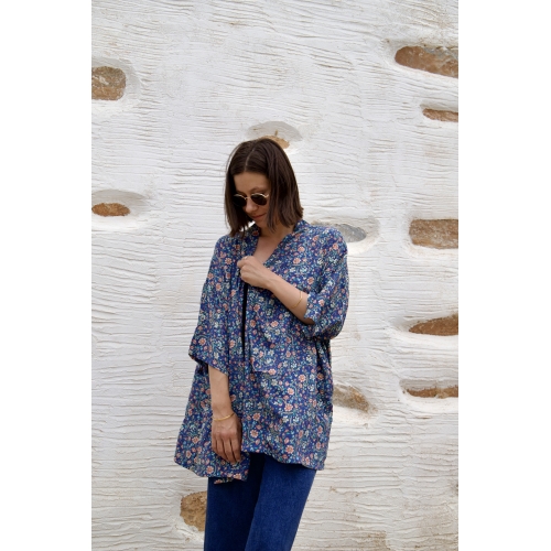 Kimono court bleu à fleurs