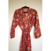 Kimono en coton rouge fleuris