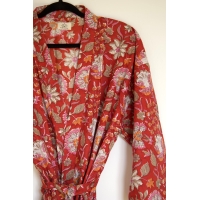 Kimono en coton rouge fleuris