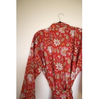 Kimono en coton rouge fleuris