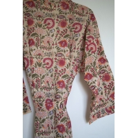 Kimono en coton beige à fleurs