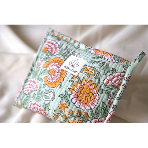 Pochette en coton matelassé...