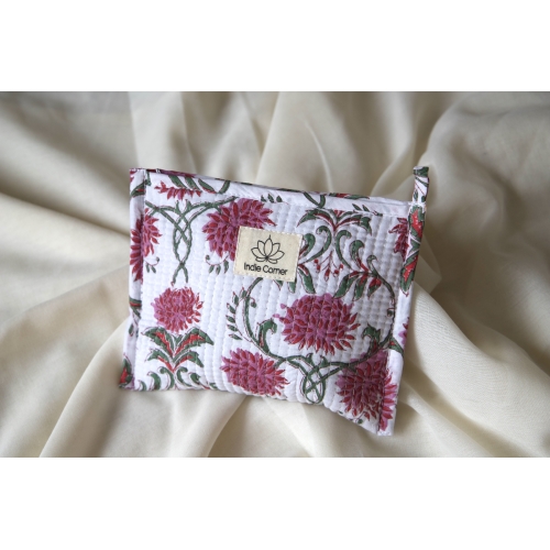 Pochette en coton matelassé fleurs roses