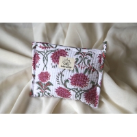 Pochette en coton matelassé fleurs roses