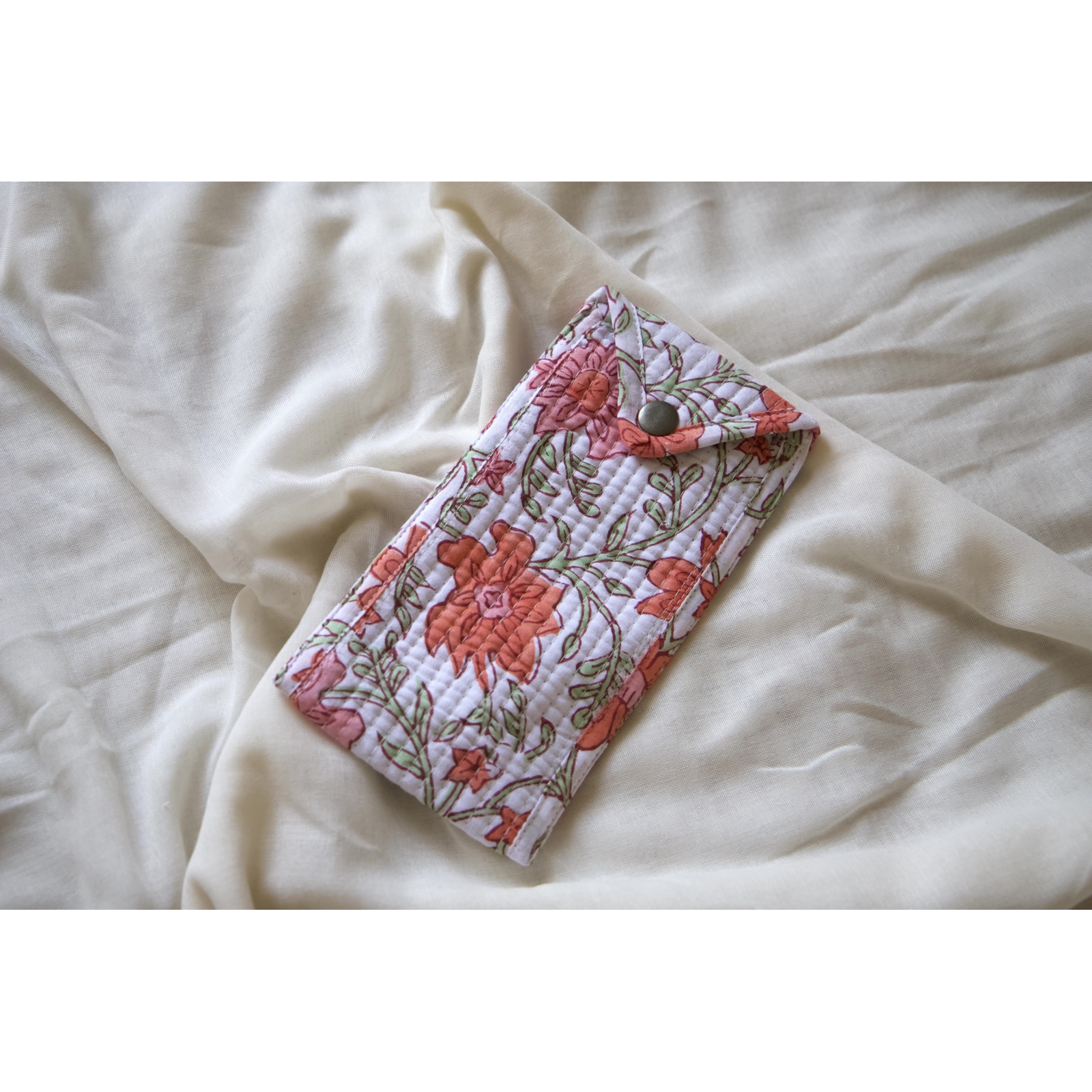 Etui à lunette en coton matelassé fleurs roses oranges