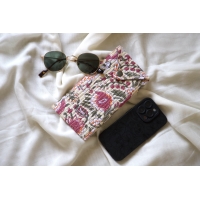 Etui à lunette en coton matelassé beige fleurs roses