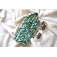 Etui à lunette en coton matelassé vert fleurs bleues