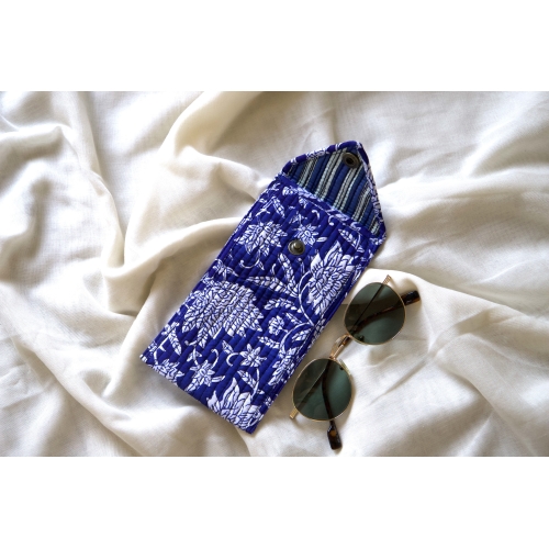 Etui à lunette en coton matelassé bleu