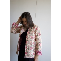 Veste matelassée beige fleurs rose