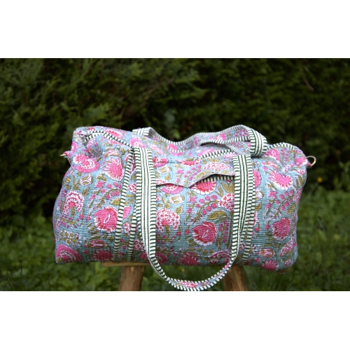 Sac de voyage matelassé bleu rose vert
