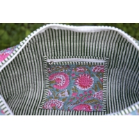 Sac de voyage matelassé bleu rose vert
