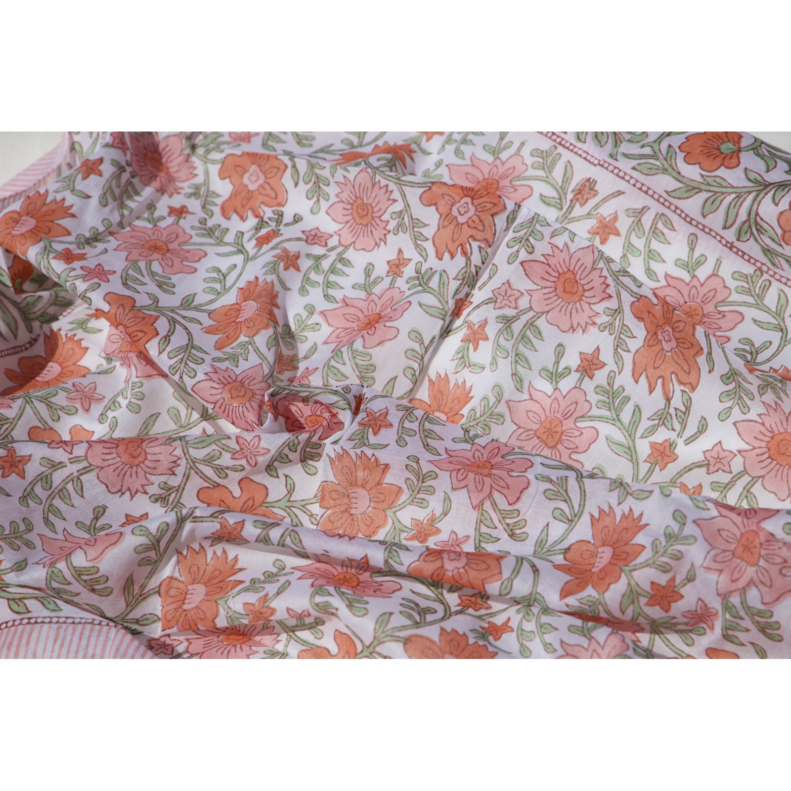 Grand foulard carré en coton