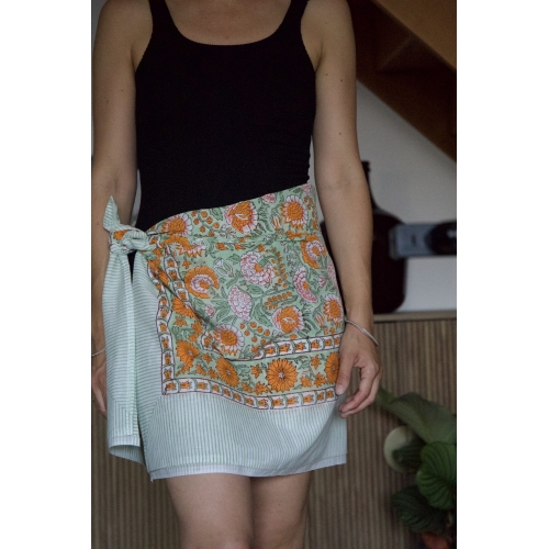 Grand foulard carré en coton orangé